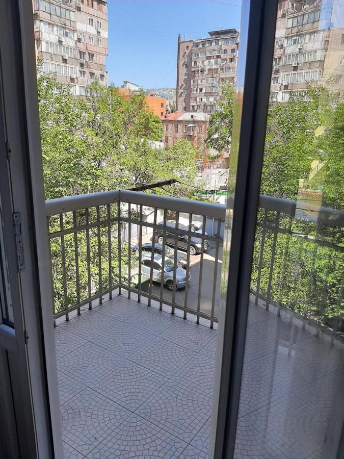 Apartment On Tumanyan 耶烈万 外观 照片