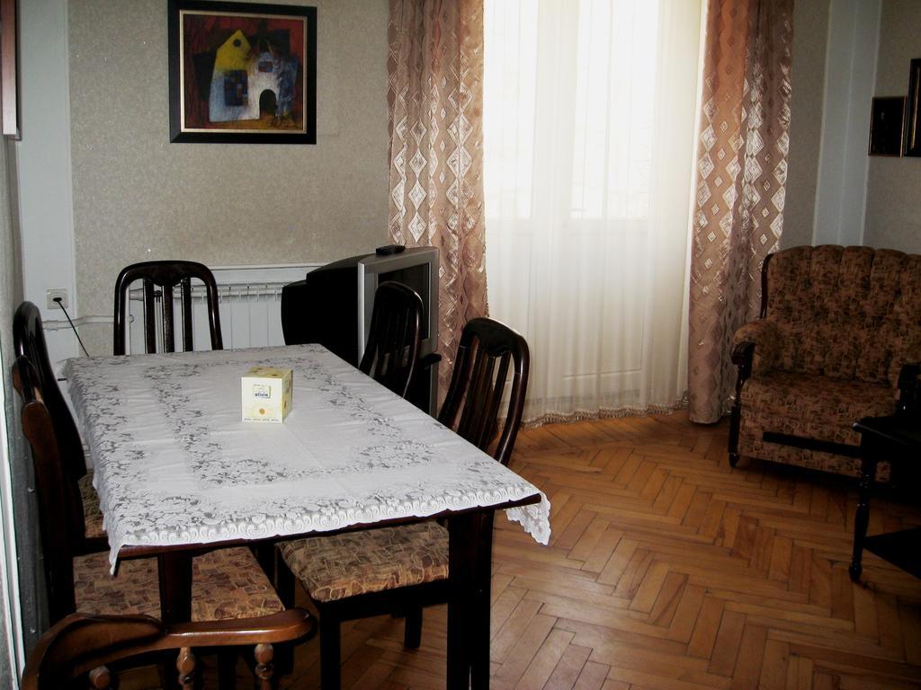 Apartment On Tumanyan 耶烈万 客房 照片