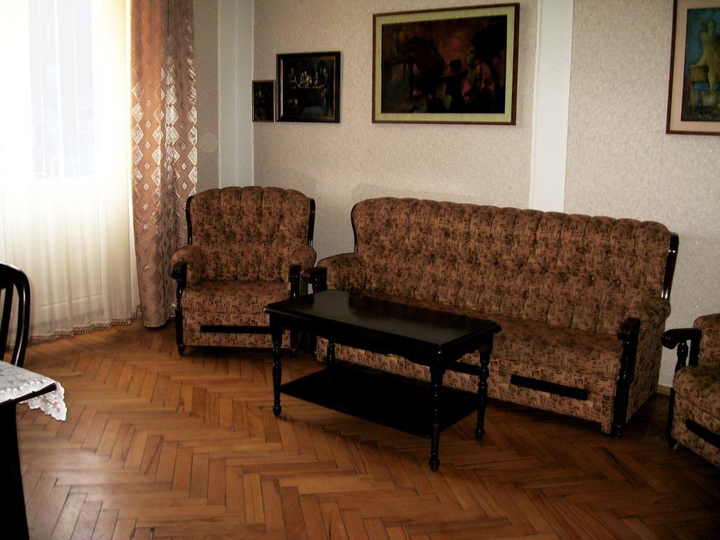 Apartment On Tumanyan 耶烈万 客房 照片